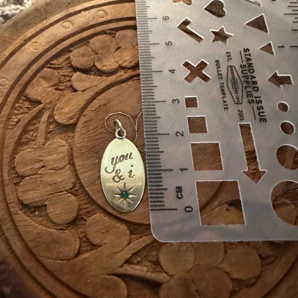 Florence and Nell custom Original Oval Momento Pendant Charm – Hand Engraved - Picture 6 of 9